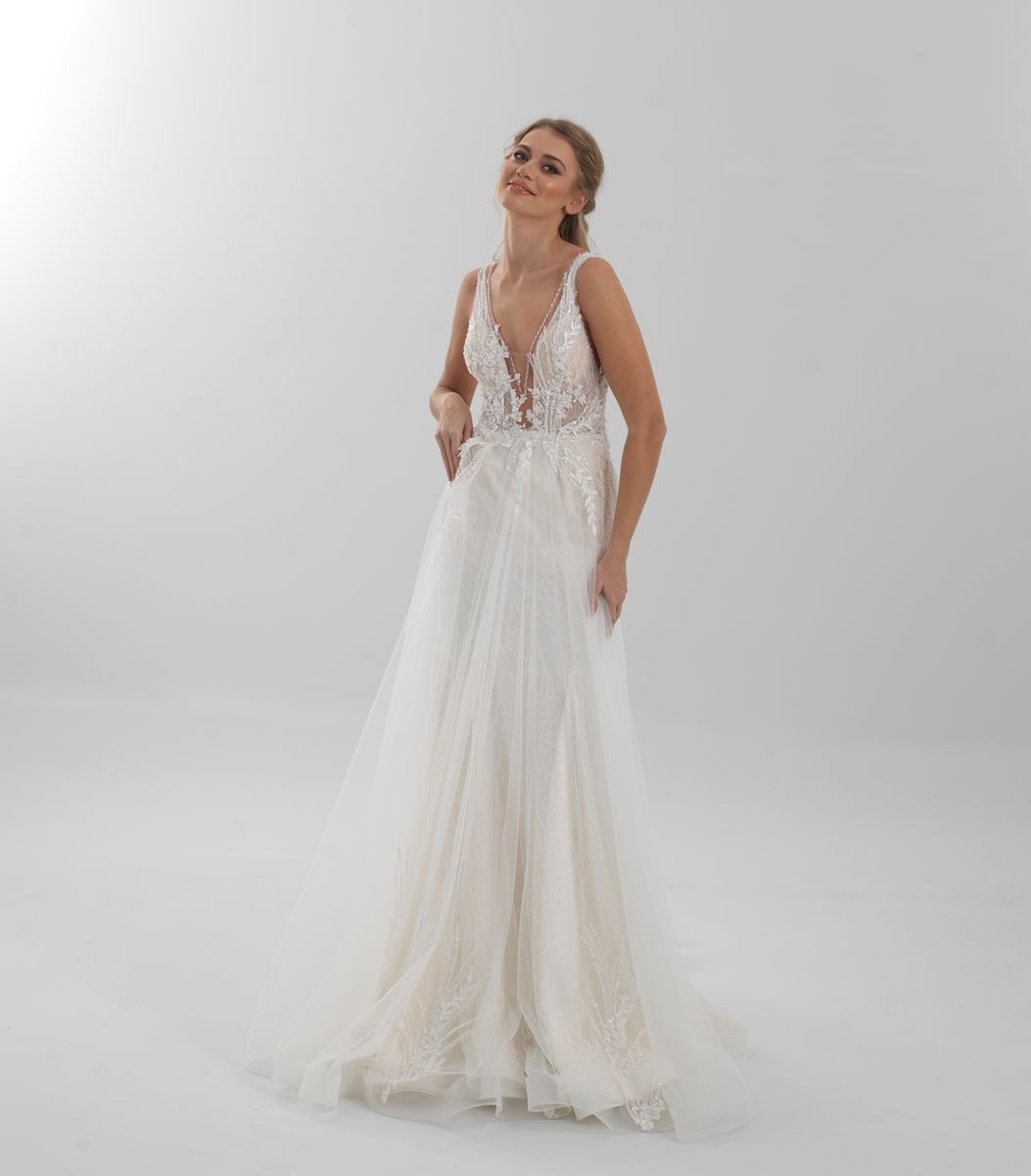 Abito da sposa Maxra Gova dal design sofisticato con applicazioni eleganti.