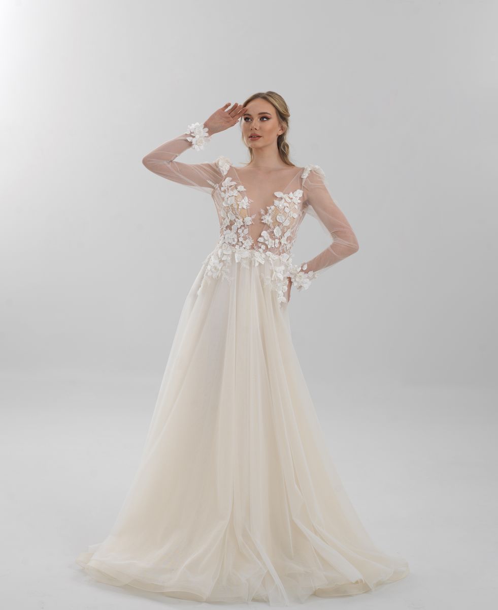 Abito da sposa Maxra Gova dal design sofisticato con applicazioni eleganti.