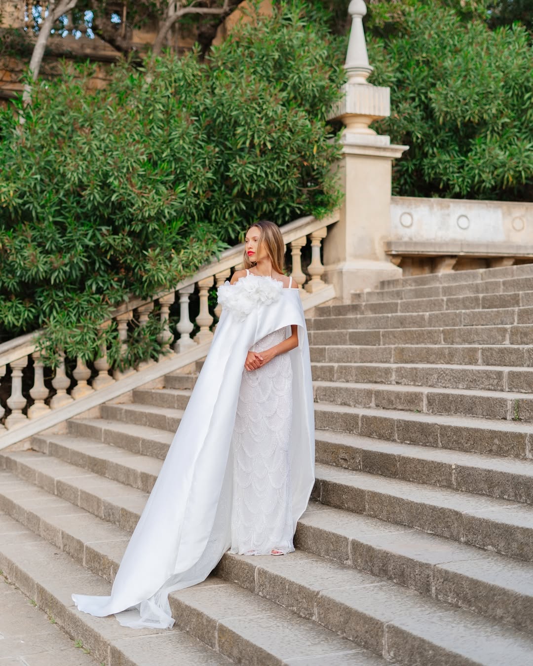 Abito da sposa Bencivenga Alta Sartoria con lavorazioni sartoriali pregiate.