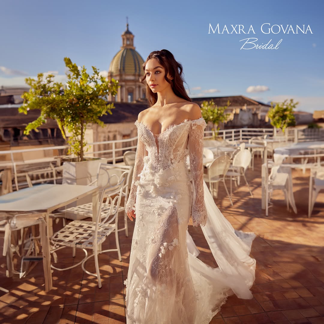 Abito da sposa Maxra Gova dal design sofisticato con applicazioni eleganti.