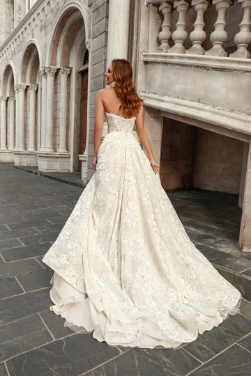 Abito da sposa Chic Nostalgia con ricami romantici